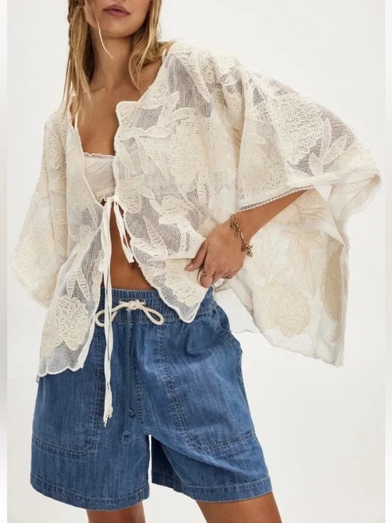 Free People Willow Floral Appliqué Detail Tie Front Cape Top NWT One Size - Picture 3 of 16